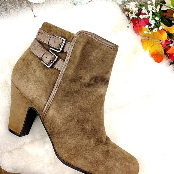 Sofft Leather Ankle Bootie With Side Zip Size 9 - Picture 4 of 14
